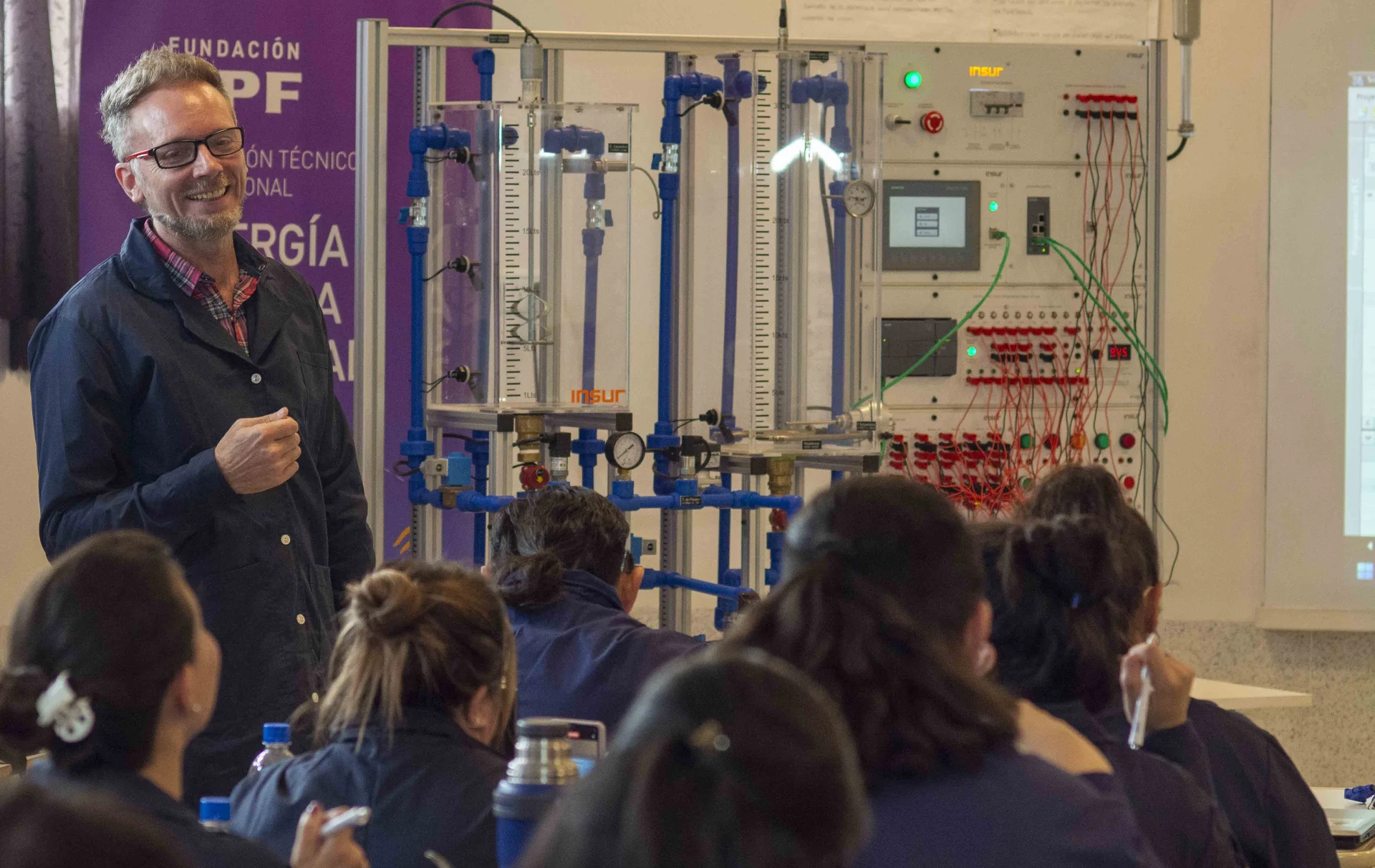 equipamiento educativo